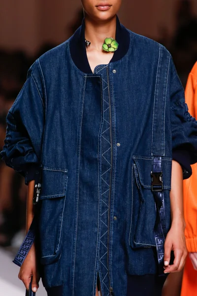 Look 47